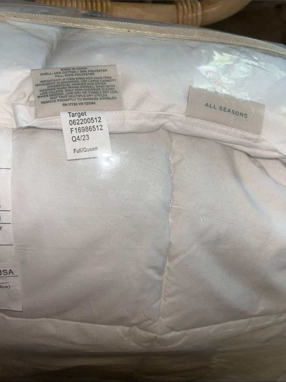 Casaluna F/Q Ultra Weight Premium Down Alternative Comforter - Picture 7 of 15